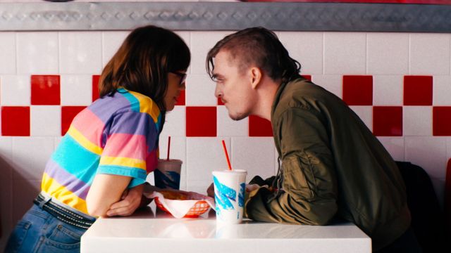 偏見をぶっ飛ばず！『ディナー・イン・アメリカ』場面写真（9枚目）