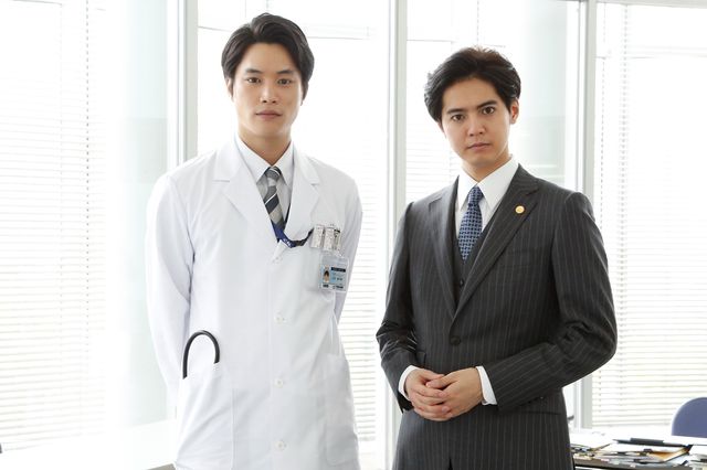 片寄涼太、鈴木伸之とショット！ドラマ「ラジエーションハウスII～放射線科の診断レポート～」：フォトギャラリー