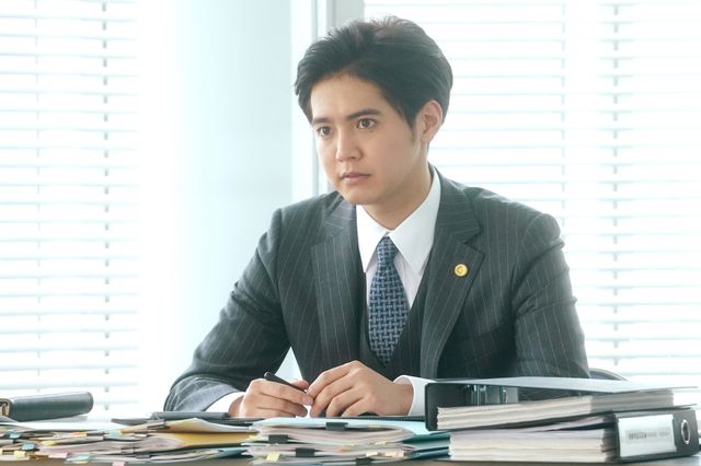 片寄涼太、鈴木伸之とショット！ドラマ「ラジエーションハウスII～放射線科の診断レポート～」（2枚目）