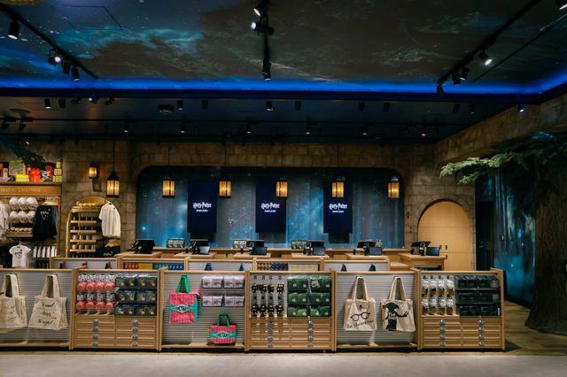 日本初の旗艦店「ハリー・ポッター ショップ 原宿」の内部（20枚目）