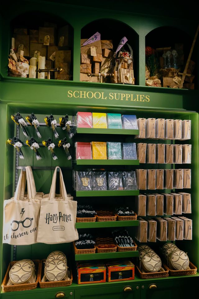 日本初の旗艦店「ハリー・ポッター ショップ 原宿」の内部（25枚目）