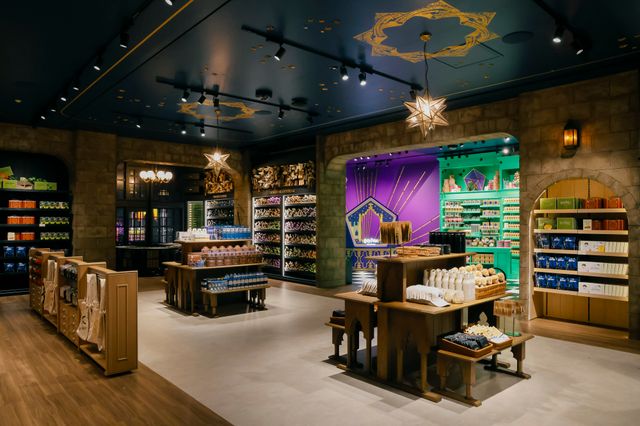 日本初の旗艦店「ハリー・ポッター ショップ 原宿」の内部（31枚目）