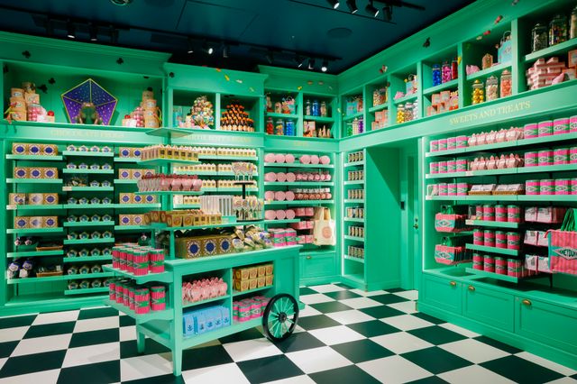 日本初の旗艦店「ハリー・ポッター ショップ 原宿」の内部（32枚目）