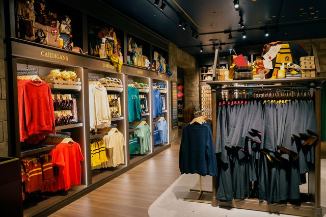 日本初の旗艦店「ハリー・ポッター ショップ 原宿」の内部（38枚目）