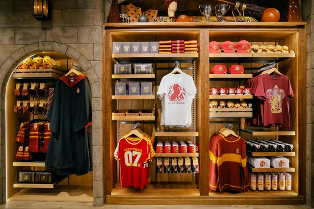 日本初の旗艦店「ハリー・ポッター ショップ 原宿」の内部（47枚目）