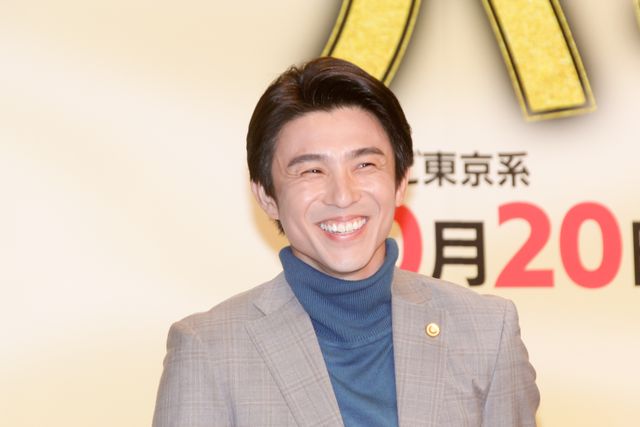 篠原涼子、ジャージ姿で登場！山崎育三郎、高橋克典らと「ハイエナ」記者会見（9枚目）