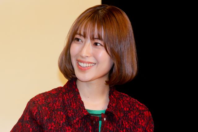 篠原涼子、ジャージ姿で登場！山崎育三郎、高橋克典らと「ハイエナ」記者会見（12枚目）