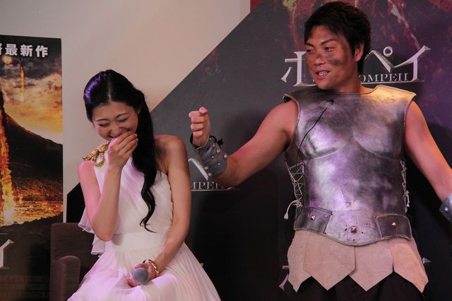 壇蜜が脇見せ…フォトギャラリー（4枚目）