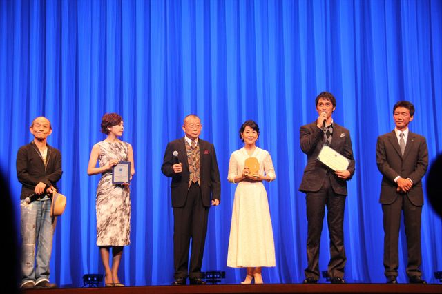 笑福亭鶴瓶が司会！吉永小百合『ふしぎな岬の物語』ジャパンプレミア舞台あいさつ写真ギャラリー（5枚目）