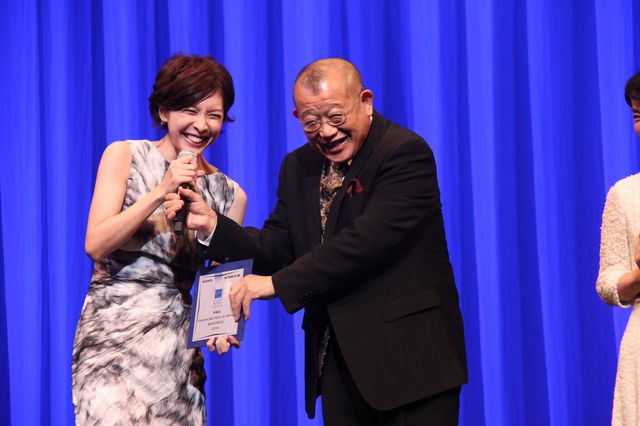 笑福亭鶴瓶が司会！吉永小百合『ふしぎな岬の物語』ジャパンプレミア舞台あいさつ写真ギャラリー（6枚目）