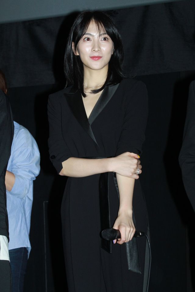 知英、美しい黒ドレスで『殺る女』ワールドプレミアに登場（8枚目）