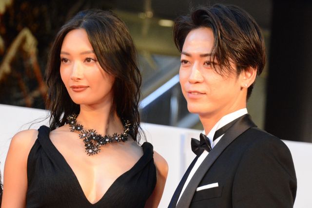 『怪物の木こり』亀梨和也、菜々緒がレッドカーペットに登場！（2枚目）