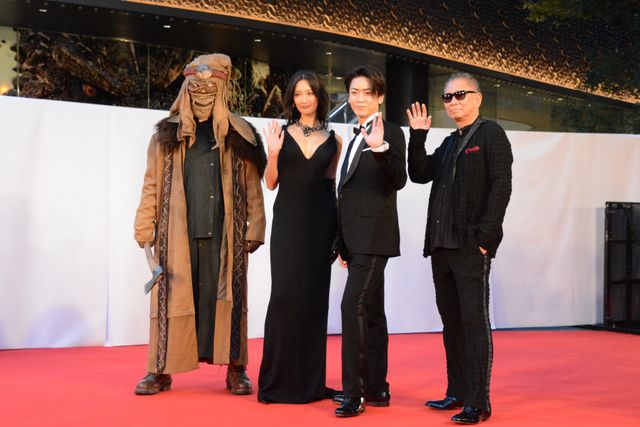 『怪物の木こり』亀梨和也、菜々緒がレッドカーペットに登場！（3枚目）