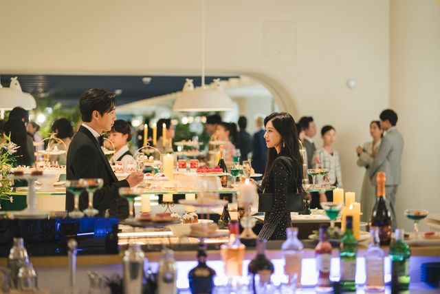 スヒョン＆ジウォンが美しい…韓ドラ「涙の女王」追加場面写真（21枚目）