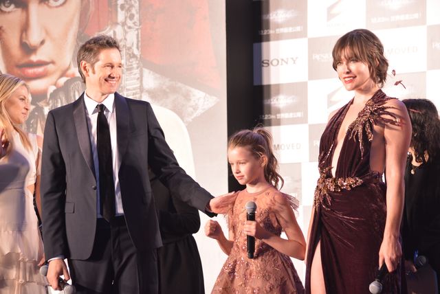 ミラ・ジョヴォヴィッチ、かわいすぎな娘と来日！フォトギャラリー（2枚目）