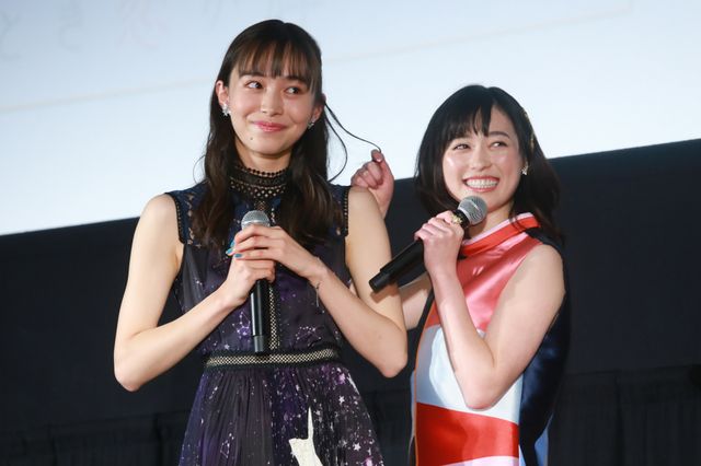 佐藤大樹、鈴木仁に“つまクル”！映画『4月の君、スピカ。』初日舞台あいさつ（2枚目）