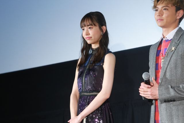 佐藤大樹、鈴木仁に“つまクル”！映画『4月の君、スピカ。』初日舞台あいさつ（5枚目）