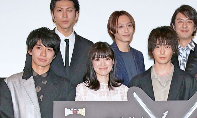 （前列左より）武田航平、優希美青、犬飼貴丈