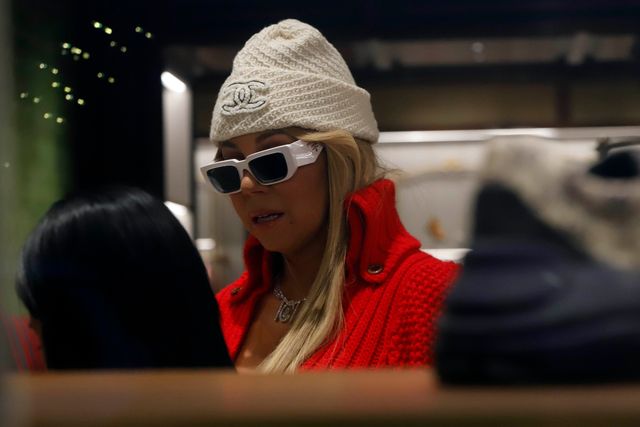 クリスマス風ファッションのマライア・キャリー（2枚目）