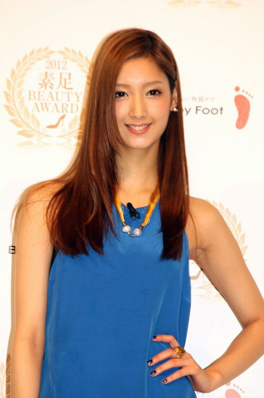 菜々緒のまぶしい美脚！「素足ビューティーアワード2012」フォトギャラリー（4枚目）