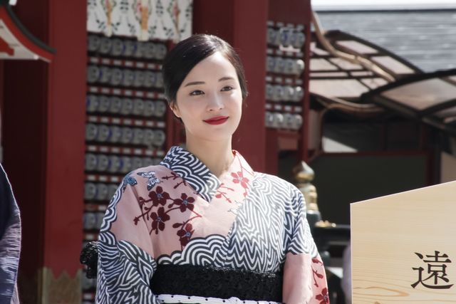 広瀬すず＆松下洸平の美しすぎる浴衣姿！神田明神でヒット祈願『遠い山なみの光』公開直前イベント（14枚目）