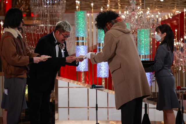 小栗旬「ミステリと言う勿れ」コスプレでサプライズ！（18枚目）