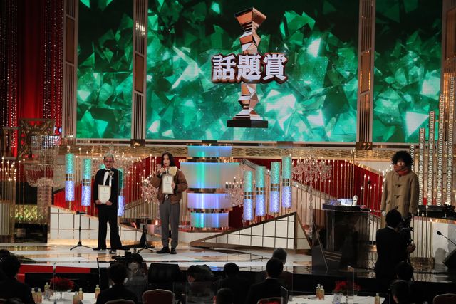 小栗旬「ミステリと言う勿れ」コスプレでサプライズ！（26枚目）