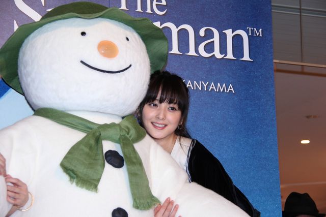 佐々木希、「テラスハウス」まいまいにメロメロ！The Snowman Fair in DAIKANYAMA点灯式（3枚目）