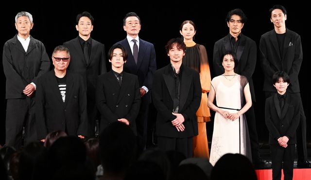 亀梨和也・柴咲コウ・木村文乃が登壇！綾野剛主演『でっちあげ　～殺人教師と呼ばれた男』完成披露：フォトギャラリー