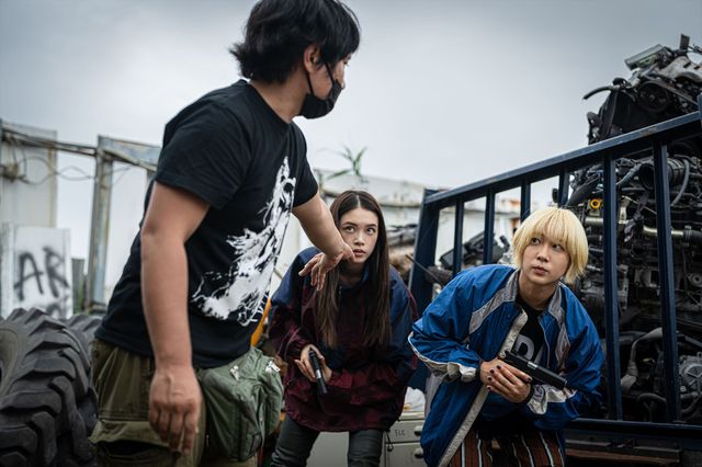 『ベイビーわるきゅーれ2（仮題）』高石あかり＆伊澤彩織メイキング＜8点＞