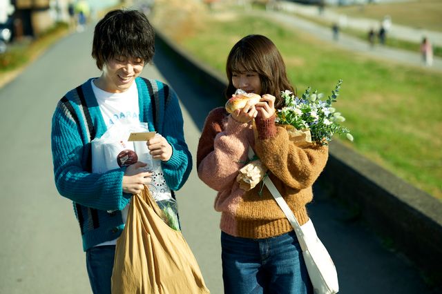 写真は菅田将暉と有村架純が共演した『花束みたいな恋をした』