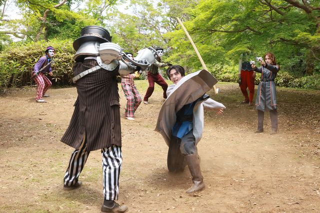アギ（有坂心花）が戦闘モードに！「超宇宙刑事ギャバン インフィニティ」第22話場面写真（4枚目）