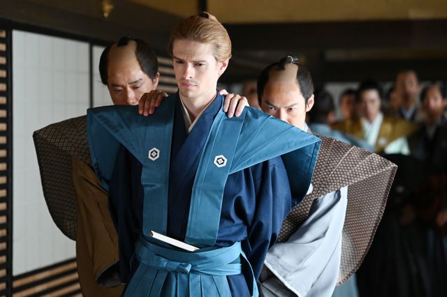 「大奥」青沼・源内・意次に理不尽な暴力が…第13回場面写真（7枚目）