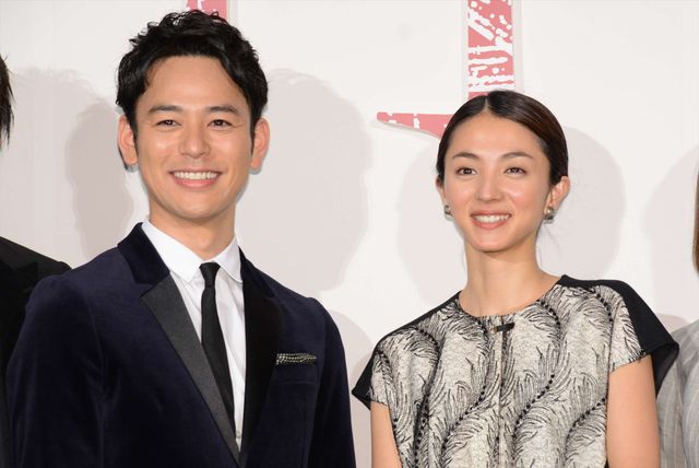 妻夫木聡、満島ひかりの“愚行”をたしなめる紳士ぶり　画像ギャラリー（21枚目）