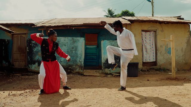 まさかの続編！『アフリカン・カンフー・ナチス2　逆襲のロボトラー』場面写真（8枚目）