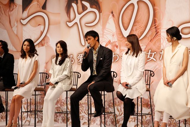 映画『つやのよる　ある愛に関わった、女たちの物語』会見写真ギャラリー（4枚目）