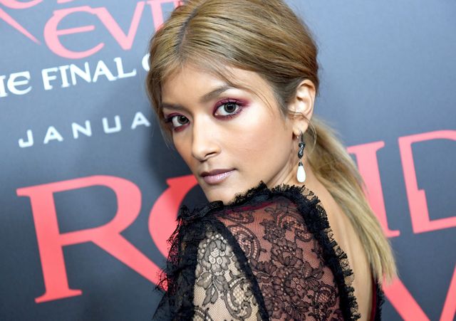 ローラやっぱスゲェー！“CGみたい”完璧ボディー公開に衝撃（2枚目）