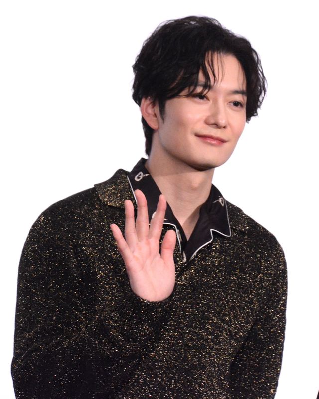 高めヒールの芦田愛菜を岡田将生が見守る　清楚な衣装で登壇『果てしなきスカーレット』舞台あいさつ（13枚目）