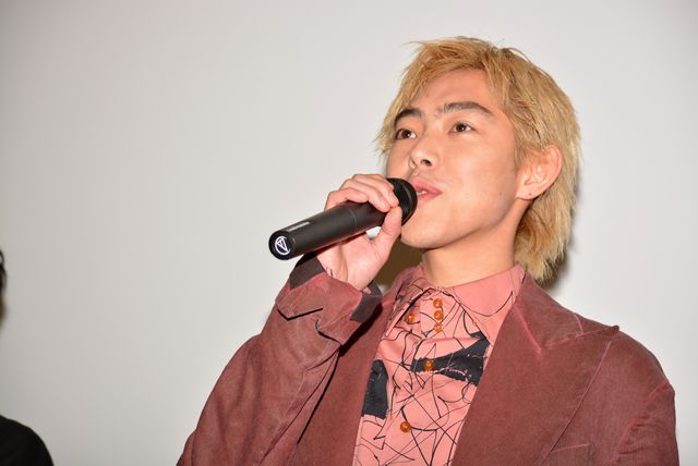 浅野忠信＆Charaの娘・SUMIRE、スクリーンデビューで舞台あいさつ　画像ギャラリー（6枚目）