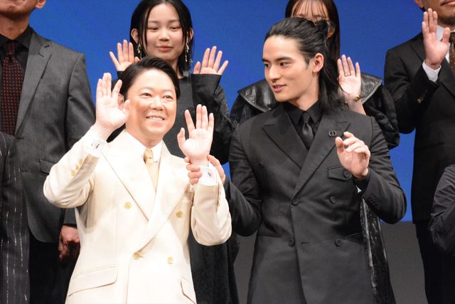 阿部サダヲだけスーツの色が!?岡田健史、岩田剛典らと『死刑にいたる病』完成披露試写登壇（2枚目）