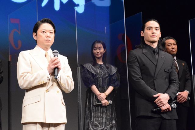 阿部サダヲだけスーツの色が!?岡田健史、岩田剛典らと『死刑にいたる病』完成披露試写登壇（9枚目）