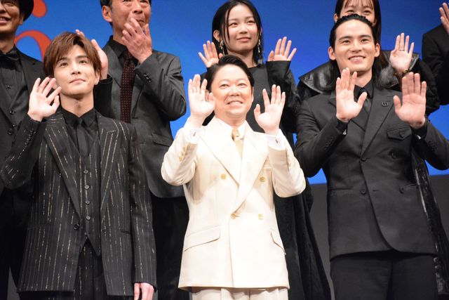 阿部サダヲだけスーツの色が!?岡田健史、岩田剛典らと『死刑にいたる病』完成披露試写登壇（23枚目）