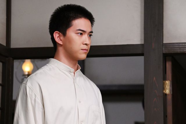 【画像9枚】朝ドラ「風、薫る」吾郎（甲斐翔真）が直美（上坂樹里）を抱きしめて…第108回場面写真（2枚目）