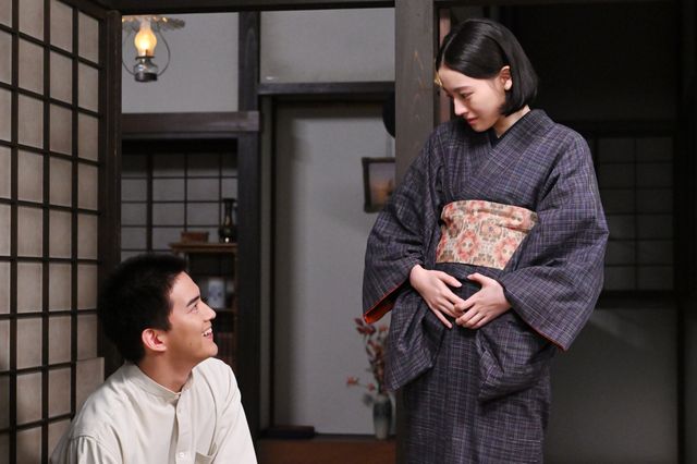 【画像9枚】朝ドラ「風、薫る」吾郎（甲斐翔真）が直美（上坂樹里）を抱きしめて…第108回場面写真（3枚目）