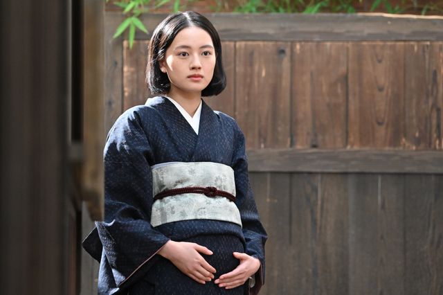 【画像9枚】朝ドラ「風、薫る」吾郎（甲斐翔真）が直美（上坂樹里）を抱きしめて…第108回場面写真（7枚目）