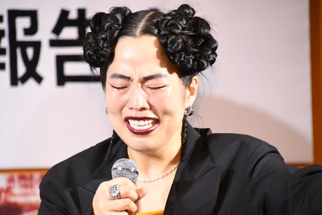 号泣のゆりやん、“愛”の竹刀打ち！唐田えりか、剛力彩芽と「極悪女王」完成報告会（4枚目）