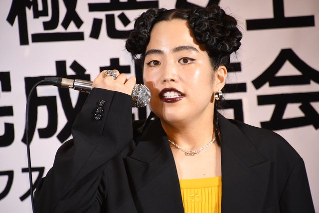 号泣のゆりやん、“愛”の竹刀打ち！唐田えりか、剛力彩芽と「極悪女王」完成報告会（22枚目）