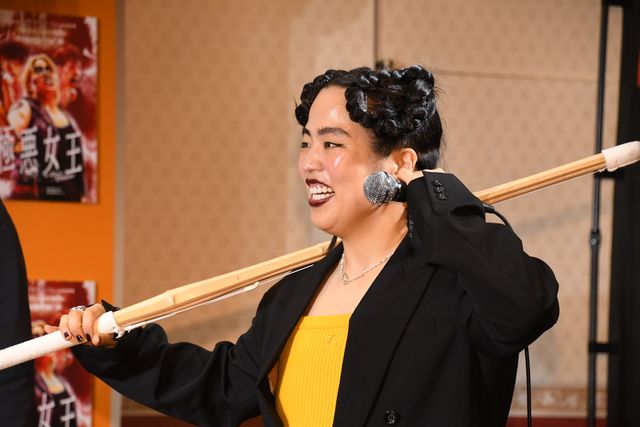 号泣のゆりやん、“愛”の竹刀打ち！唐田えりか、剛力彩芽と「極悪女王」完成報告会（36枚目）