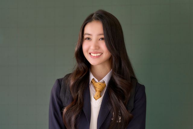 衝撃のすっぴん姿…ギャップがすごい！『女神降臨 Before 高校デビュー編／After プロポーズ編』新写真が一挙公開（6枚目）