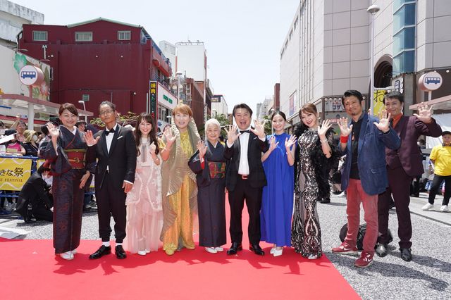 沖縄国際映画祭レッドカーペットの様子（2枚目）